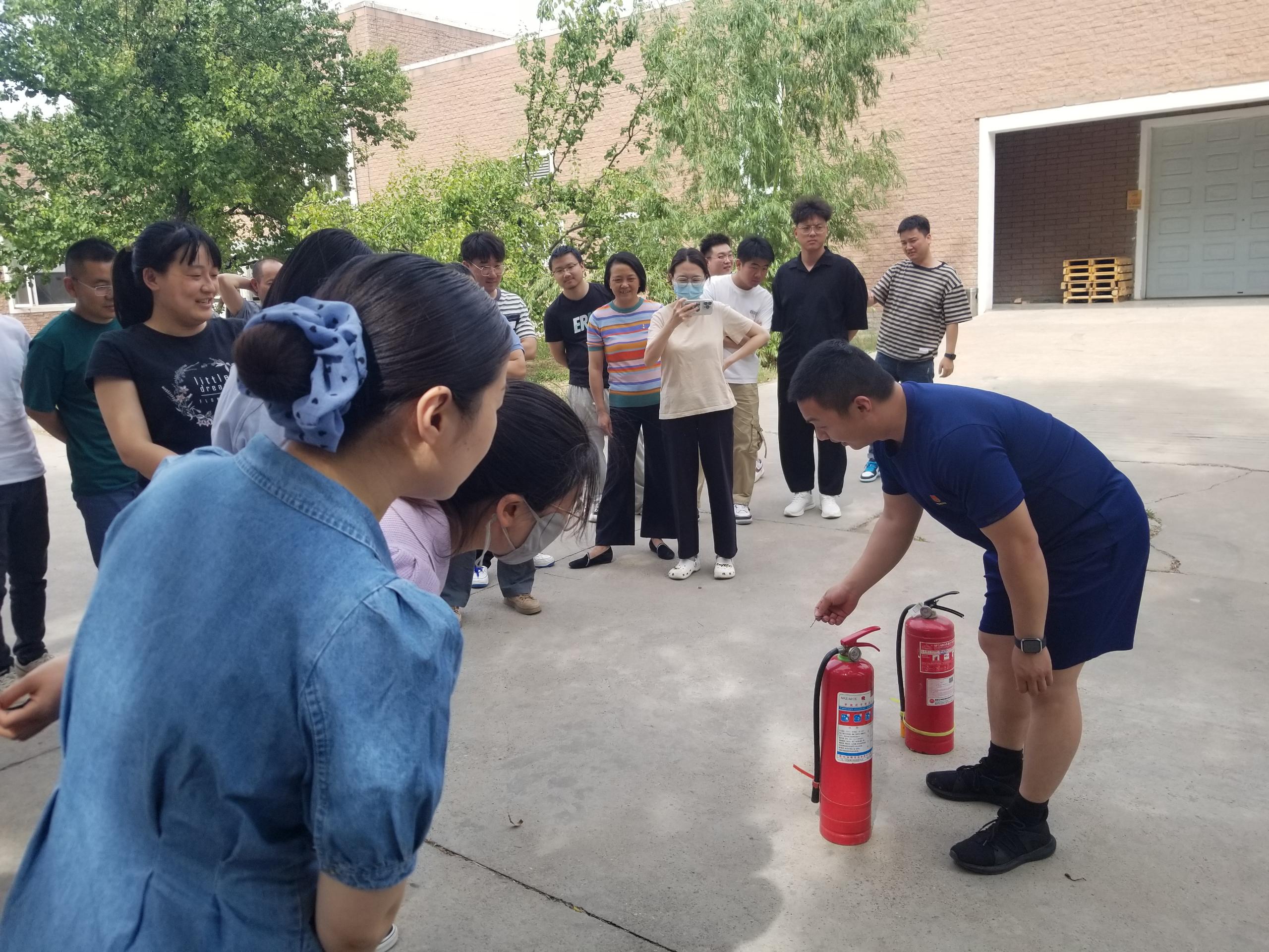 密云区十里堡消防站来我司进行消防培训